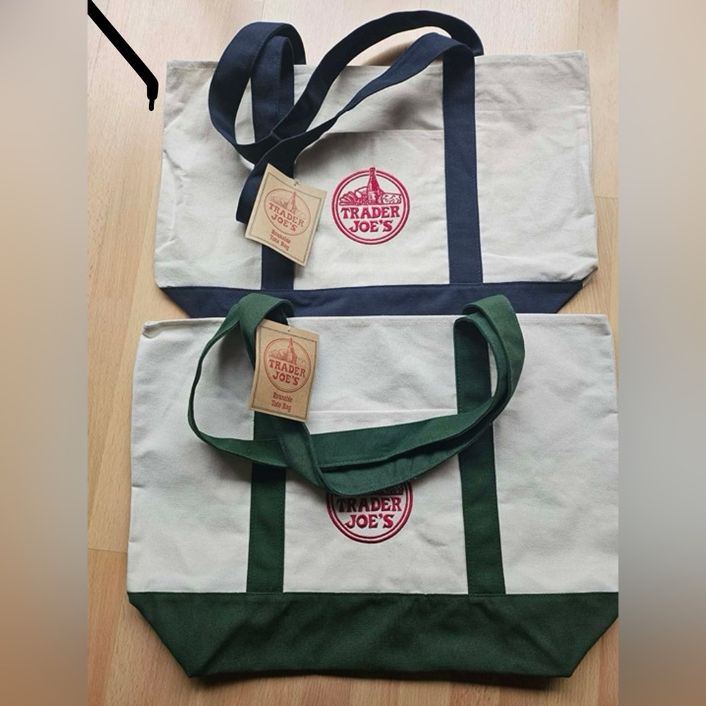 Trader Joe’s large Canvas Tote Bag 3 Navy & 3 Green LIMITED NWT 100% Authentic